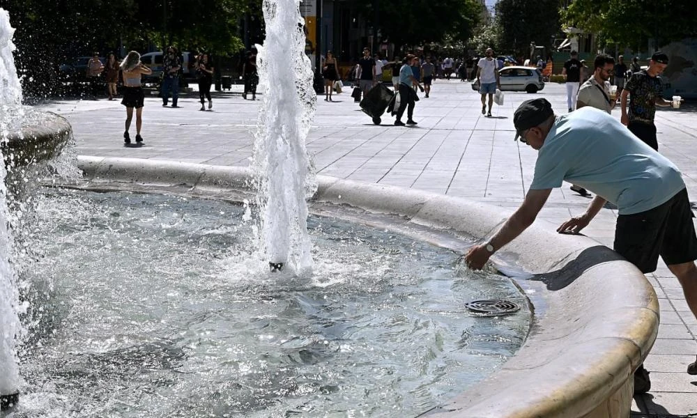 Καιρός: Καύσωνας διαρκείας και ξηρασία ευνοούν τις πυρκαγιές